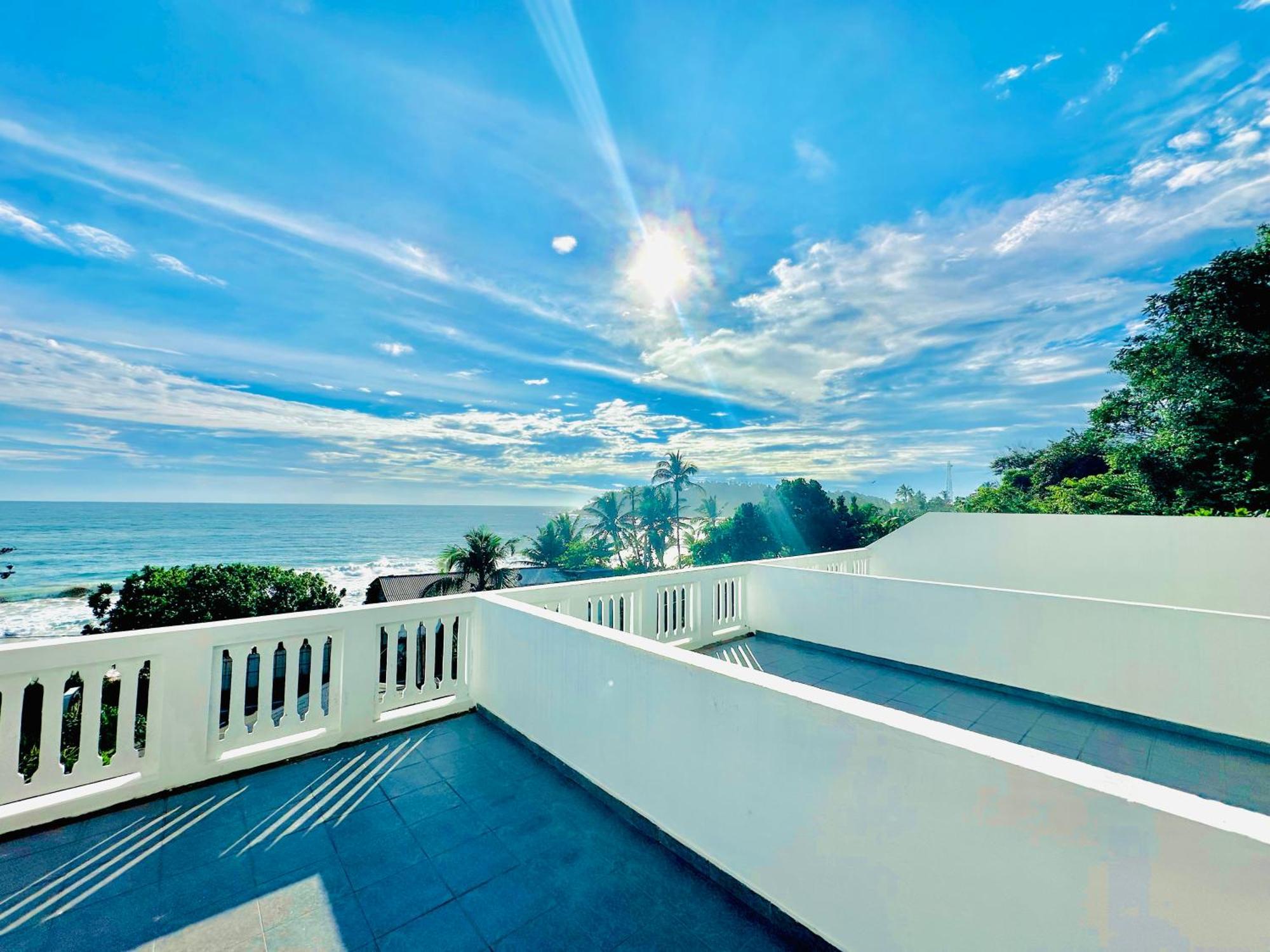 Adana Beach Resort Mirissa Dış mekan fotoğraf
