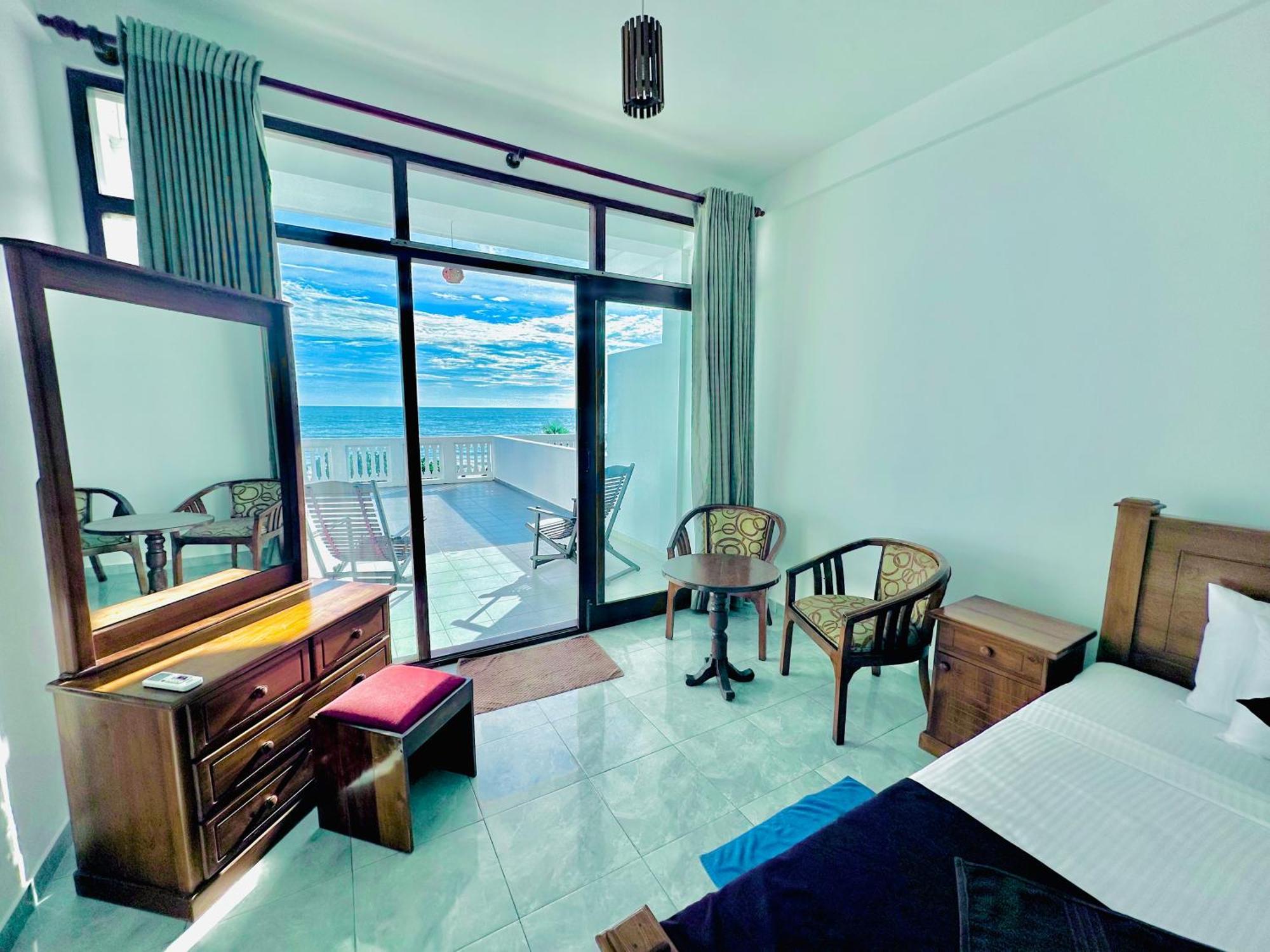 Adana Beach Resort Mirissa Dış mekan fotoğraf