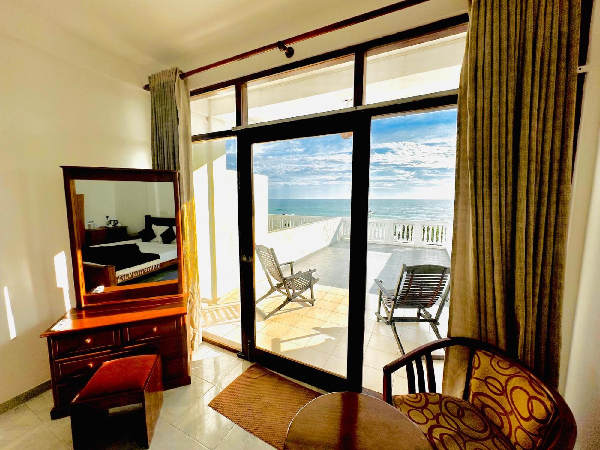 Adana Beach Resort Mirissa Dış mekan fotoğraf