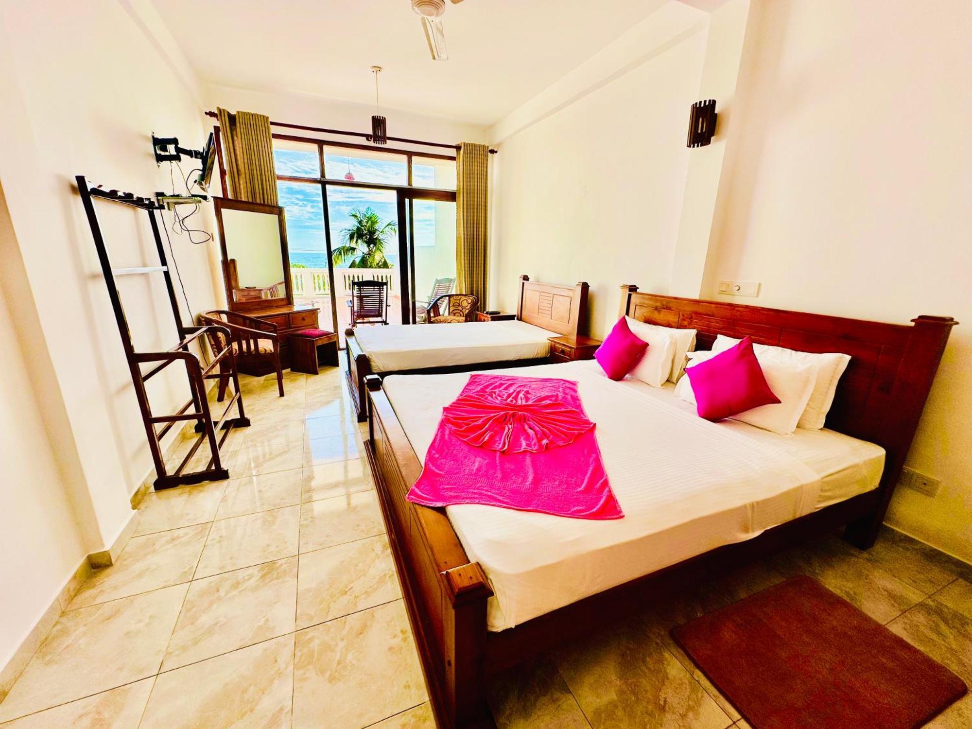 Adana Beach Resort Mirissa Dış mekan fotoğraf