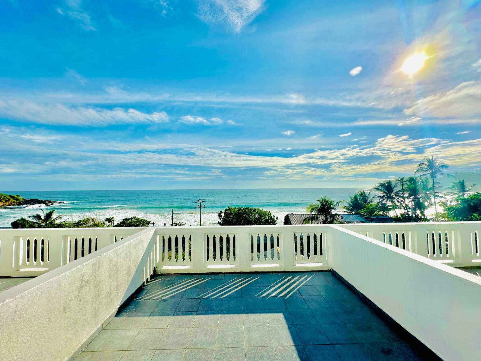 Adana Beach Resort Mirissa Dış mekan fotoğraf