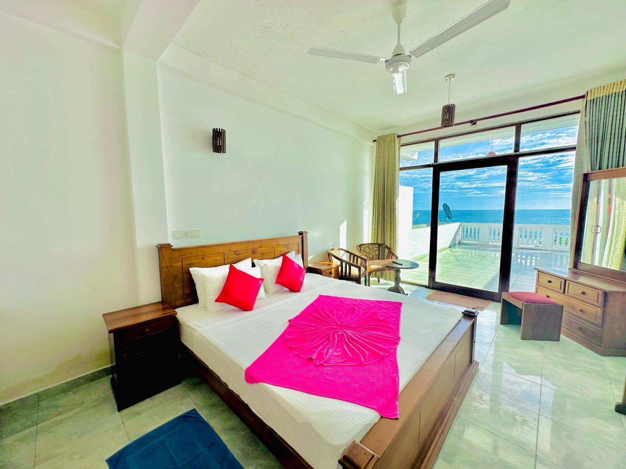 Adana Beach Resort Mirissa Dış mekan fotoğraf