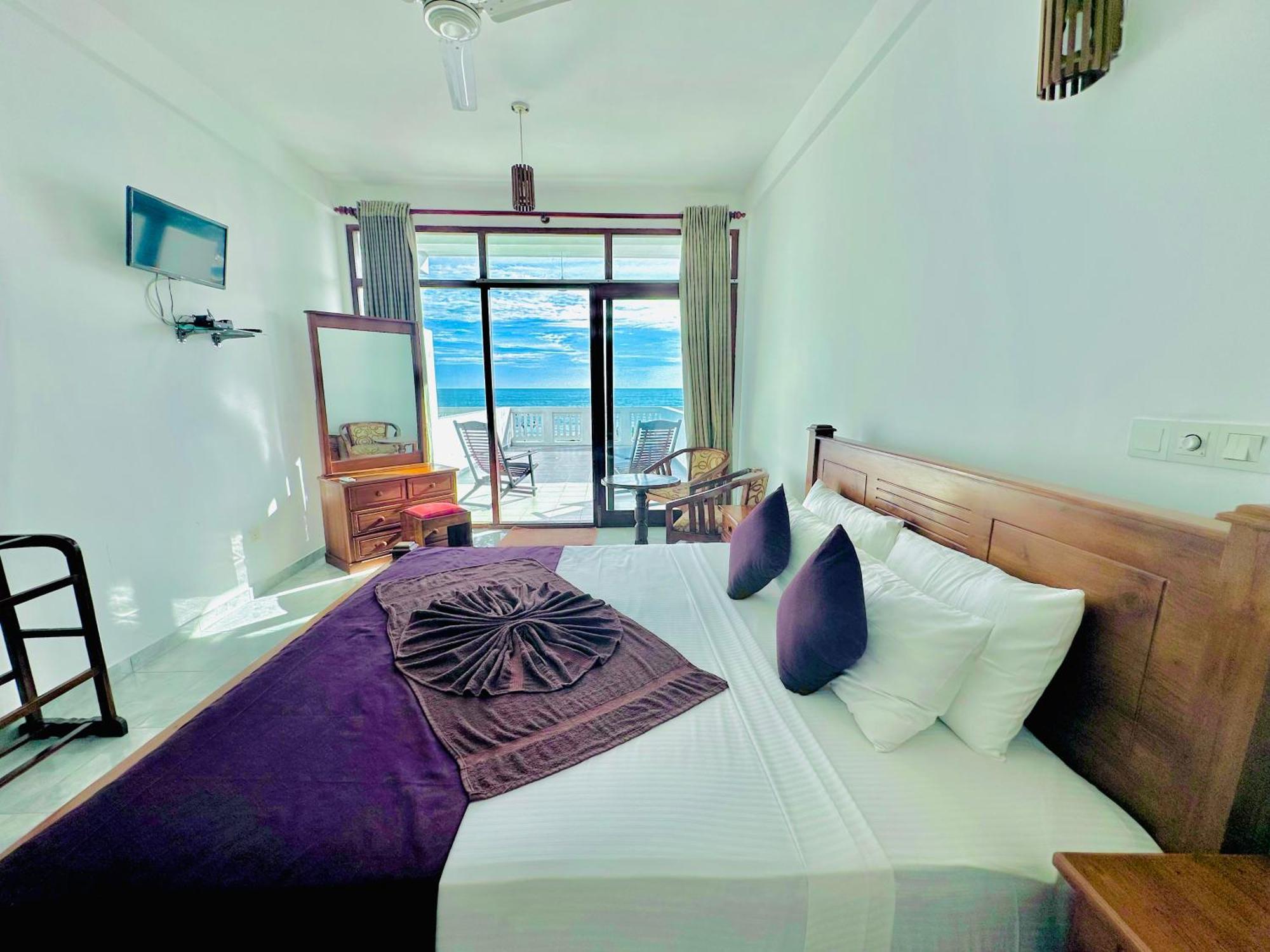 Adana Beach Resort Mirissa Dış mekan fotoğraf